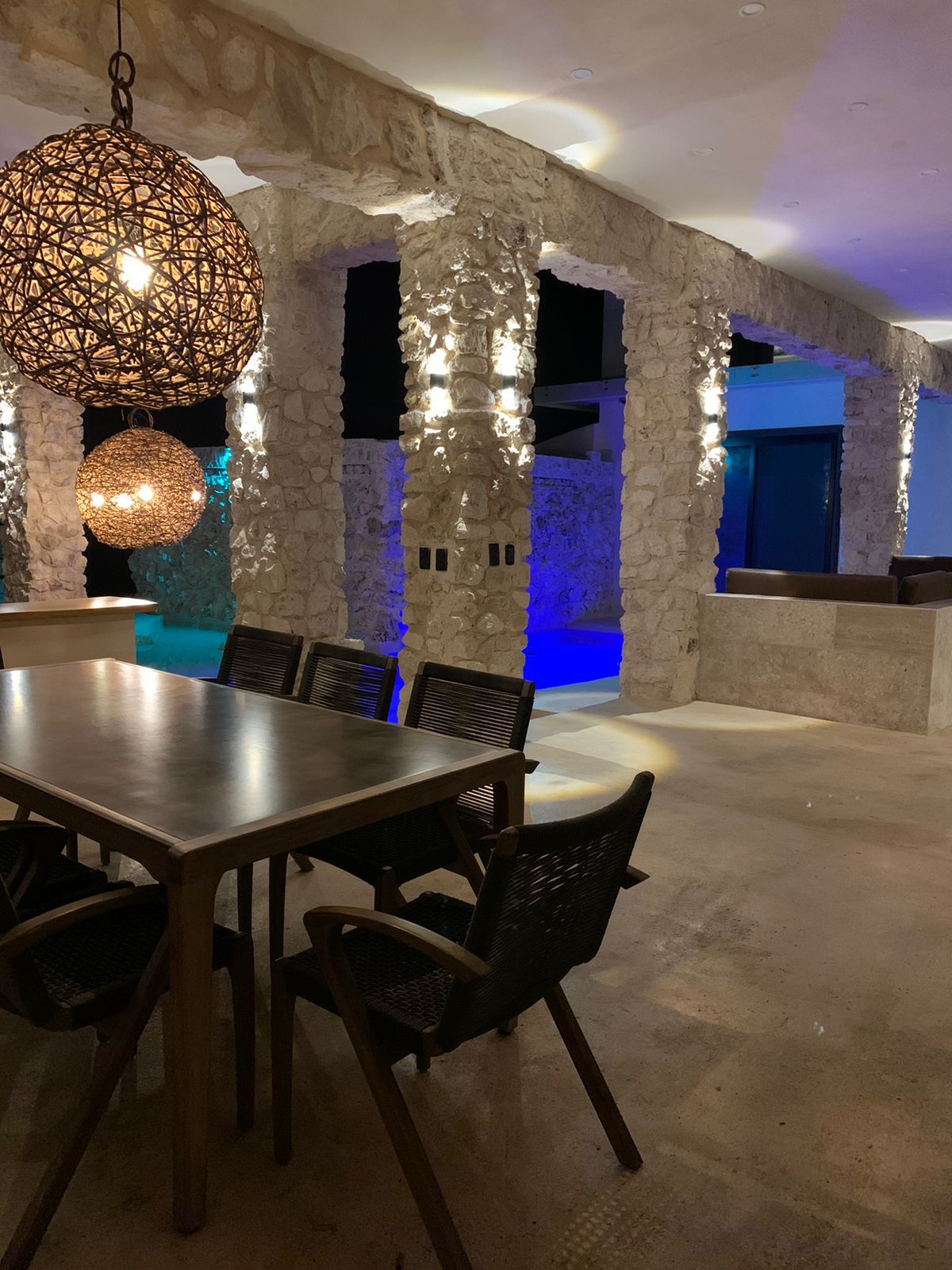 Terraza y jardines de Villa Aaktun en Tulum Country Club