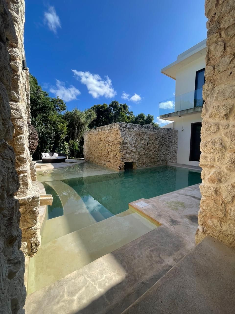 Alberca de Villa Aaktun, villa vacacional en Tulum México