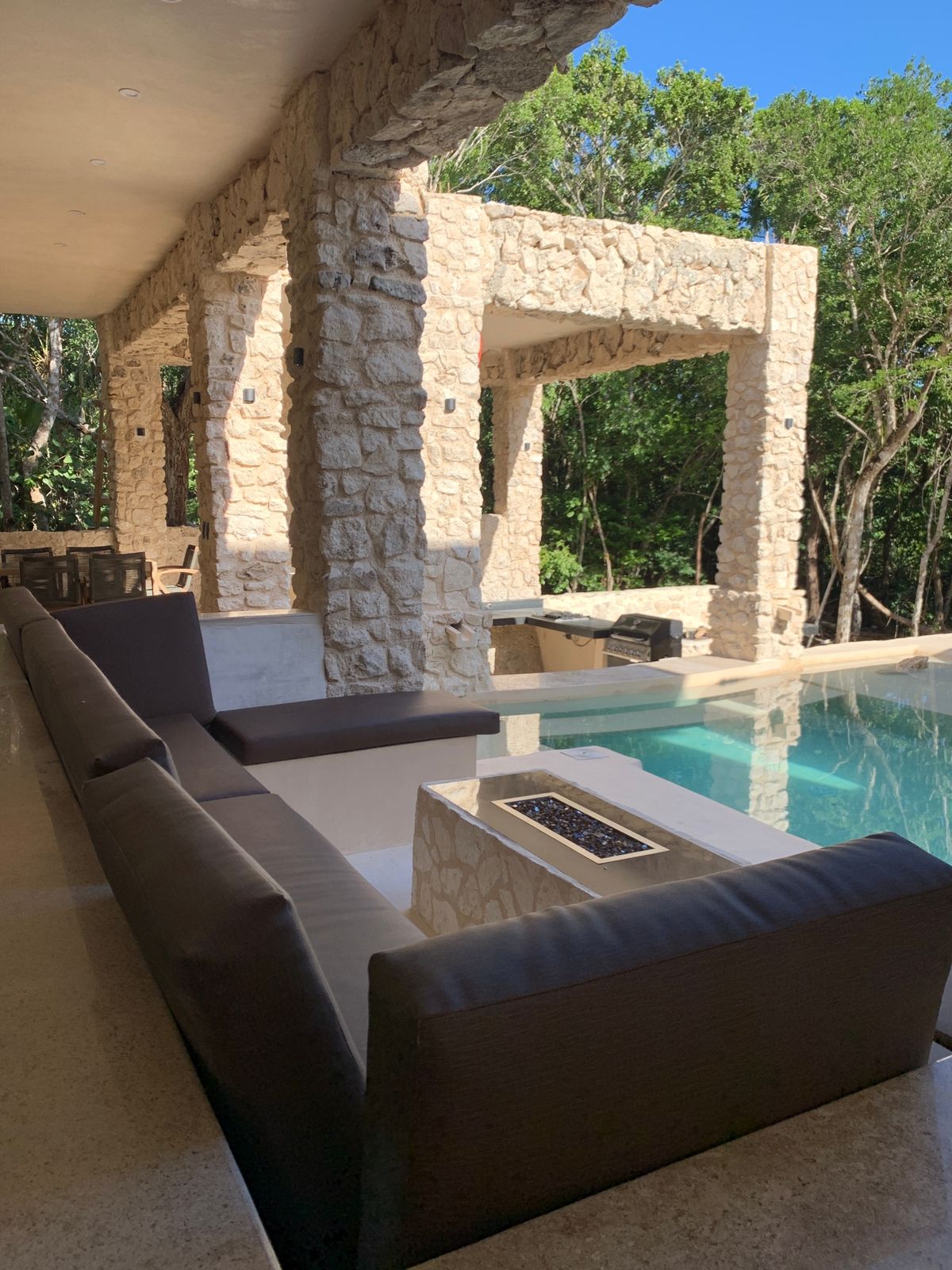 Terraza exterior de Villa Aaktun, villa privada Tulum